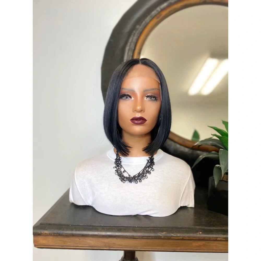 💕 SINGLE LADIES💕 LYNSEY | BLACK BLUNT CUT DEEP 4” T PART LACE FRONT WIG BOB - Picture 1 of 6